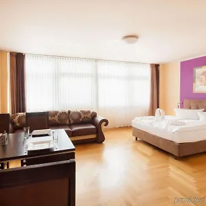 Youth Apartments - Ku'Damm Apartament